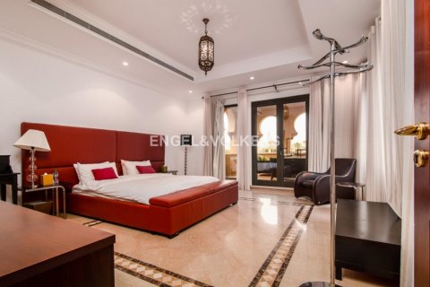 Vilë në Palm Jumeirah, Dubai, Emiratet e Bashkuara Arabe 6 dhoma gjumi, 1245.26 m2. № 20191 - Foto 9