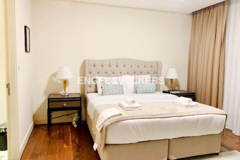 Apartament në DIFC, Dubai, Emiratet e Bashkuara Arabe 3 dhoma gjumi, 201.97 m2. № 19631 - Foto 6