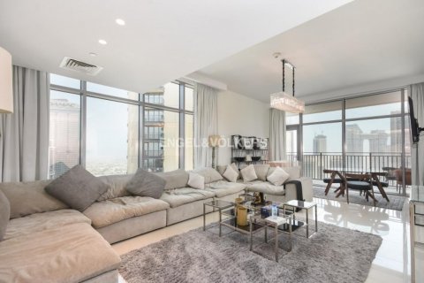 Apartament në BLVD CRESCENT në Dubai, Emiratet e Bashkuara Arabe 2 dhoma gjumi, 143.35 m2. № 21716 - Foto 1