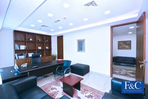 Zyrë në Sheikh Zayed Road, Dubai, Emiratet e Bashkuara Arabe 127.8 m2. № 44808 - Foto 12