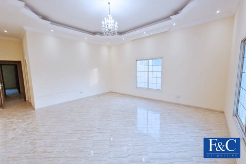 Vilë në Al Barsha, Dubai, Emiratet e Bashkuara Arabe 5 dhoma gjumi, 650.3 m2. № 44987 - Foto 2