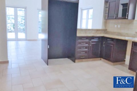 Vilë në The Villa, Dubai, Emiratet e Bashkuara Arabe 4 dhoma gjumi, 642.1 m2. № 44777 - Foto 3