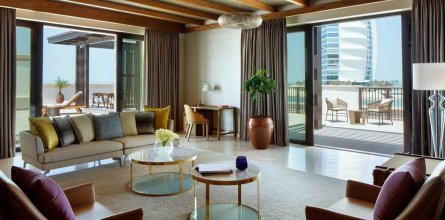 Apartament në MADINAT JUMEIRAH LIVING në Umm Suqeim, Dubai, Emiratet e Bashkuara Arabe 4 dhoma gjumi, 280 m2. № 46901