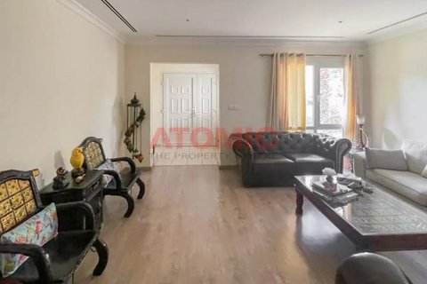 Vilë në Meadows, Dubai, Emiratet e Bashkuara Arabe 3 dhoma gjumi, 508 m2. № 50156 - Foto 4