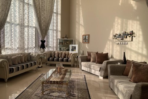 Vilë në Dubai, Emiratet e Bashkuara Arabe 5 dhoma gjumi, 529.5 m2. № 54930 - Foto 13