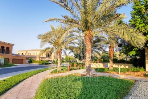 Vilë në Saadiyat Island, Abu Dhabi, Emiratet e Bashkuara Arabe 5 dhoma gjumi, 1155 m2. № 74980 - Foto 1
