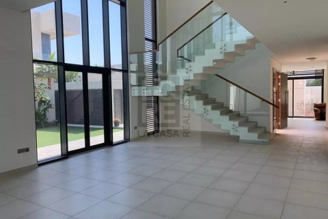 Vilë në Yas Island, Abu Dhabi, Emiratet e Bashkuara Arabe 5 dhoma gjumi, 523 m2. № 74832 - Foto 1