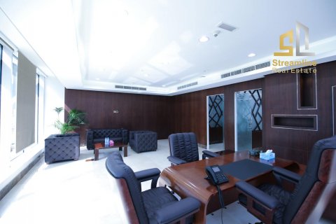 Zyrë në Dubai, Emiratet e Bashkuara Arabe 301.00 m2. № 79543 - Foto 5