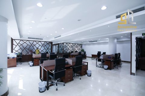 Zyrë në Dubai, Emiratet e Bashkuara Arabe 301.00 m2. № 79543 - Foto 14