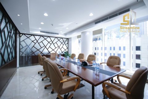 Zyrë në Dubai, Emiratet e Bashkuara Arabe 301.00 m2. № 79543 - Foto 2