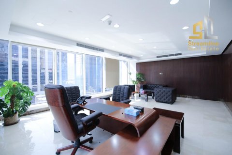 Zyrë në Dubai, Emiratet e Bashkuara Arabe 301.00 m2. № 79543 - Foto 3