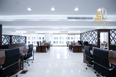 Zyrë në Dubai, Emiratet e Bashkuara Arabe 301.00 m2. № 79543 - Foto 6