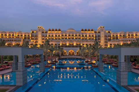 مشروع تطويري JUMEIRAH ZABEEL SARAY في نخلة جميرا، دبي، الإمارات العربية المتحدة، رقم 65243 - photo 2