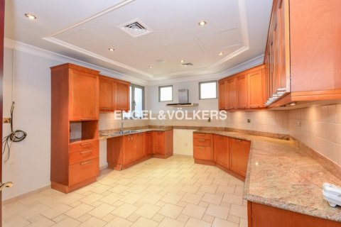 Vila v Palm Jumeirah, Dubai, SAE 4 ložnice, 624.02 m² Č.: 17954 - fotografie 5