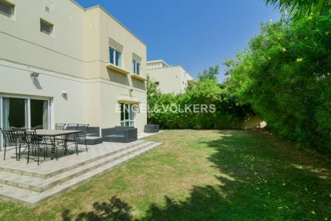 Vila v Meadows, Dubai, SAE 4 ložnice, 540.04 m² Č.: 18050 - fotografie 1