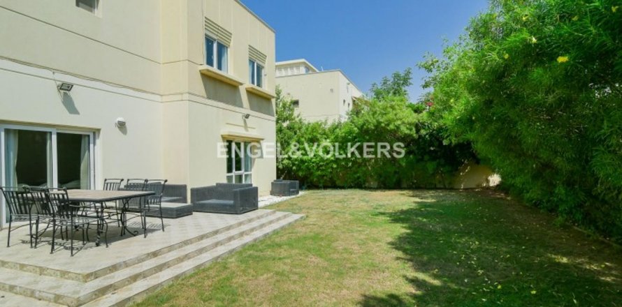 Vila v Meadows, Dubai, SAE 4 ložnice, 540.04 m² Č.: 18050