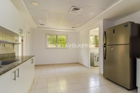 Vila v Meadows, Dubai, SAE 4 ložnice, 540.04 m² Č.: 18050 - fotografie 4