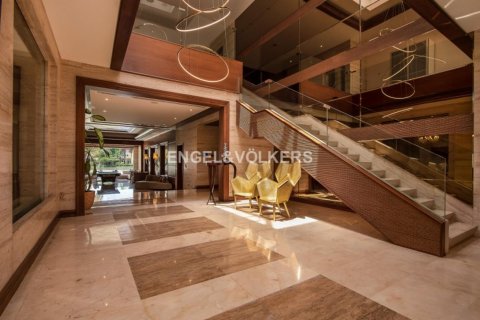 Vila v Emirates Hills, Dubai, SAE 6 ložnice, 1114.83 m² Č.: 18424 - fotografie 5