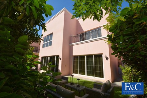 Vila v Nadd Al Sheba, Dubai, SAE 4 ložnice, 470.6 m² Č.: 44890 - fotografie 14