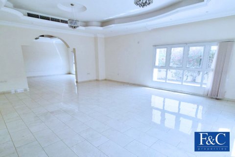 Vila v Umm Suqeim, Dubai, SAE 5 ložnice, 1419.5 m² Č.: 44574 - fotografie 11