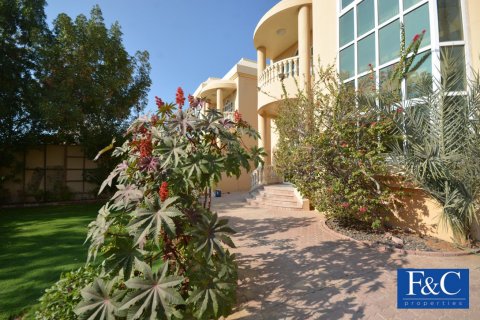 Vila v Umm Suqeim, Dubai, SAE 5 ložnice, 875.8 m² Č.: 44875 - fotografie 26