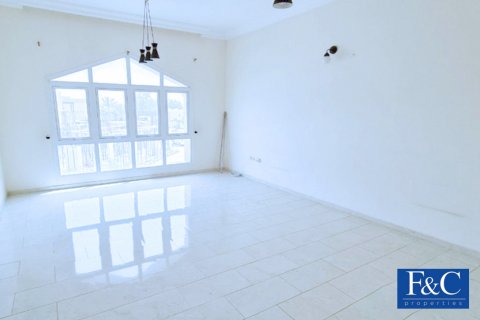 Vila v Umm Suqeim, Dubai, SAE 5 ložnice, 1419.5 m² Č.: 44574 - fotografie 6
