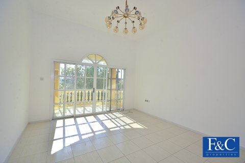 Vila v Umm Suqeim, Dubai, SAE 5 ložnice, 875.8 m² Č.: 44875 - fotografie 18