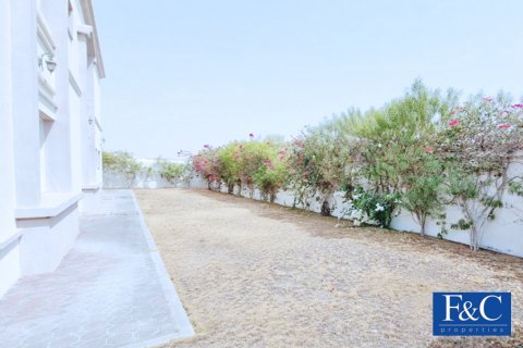 Vila v Umm Suqeim, Dubai, SAE 5 ložnice, 1419.5 m² Č.: 44574 - fotografie 16