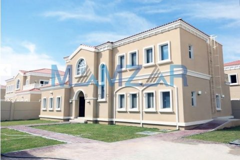 Komerční vila v Al Ain, SAE 3 ložnice, 297 m² Č.: 57118 - fotografie 1