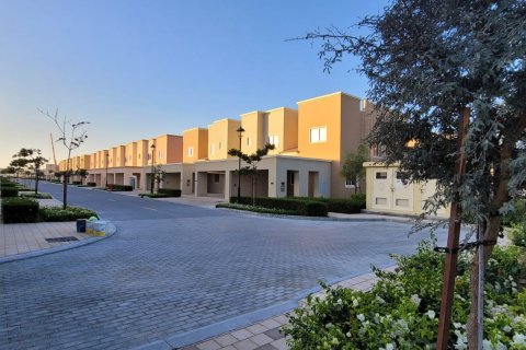 Řadový dům v Dubai Land, Dubai, SAE 4 ložnice, 2214 m² Č.: 81244 - fotografie 9