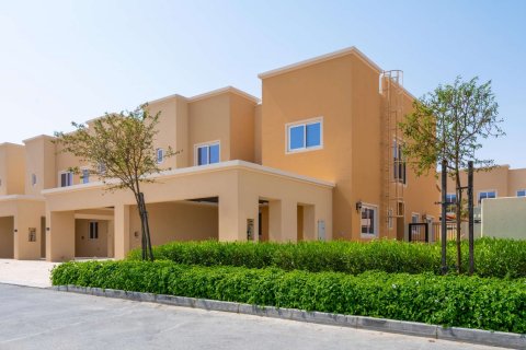 Řadový dům v Dubai Land, Dubai, SAE 2 ložnice, 1766 m² Č.: 81234 - fotografie 1