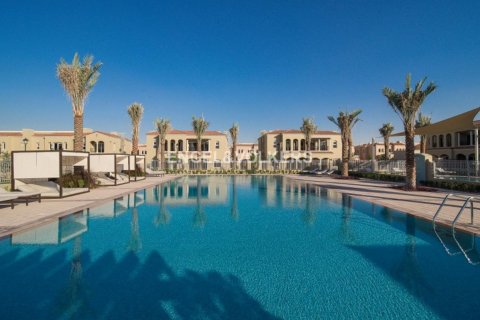 Villa til salg i Serena, Dubai, UAE 3 soveværelser, 175.31 kvm № 18526 - foto 16