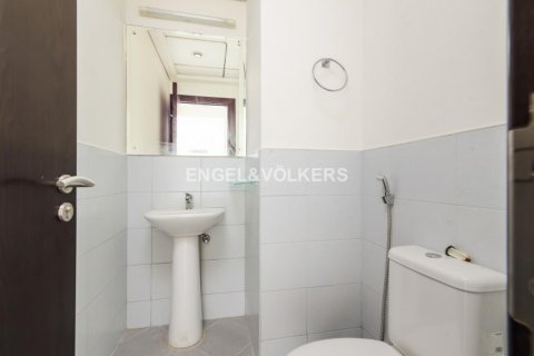 Apartment til salg i Dubai Sports City, Dubai, UAE 2 soveværelser, 119.66 kvm № 19489 - foto 11