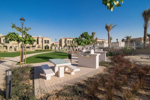 Villa til salg i Serena, Dubai, UAE 3 soveværelser, 175.31 kvm № 18526 - foto 15