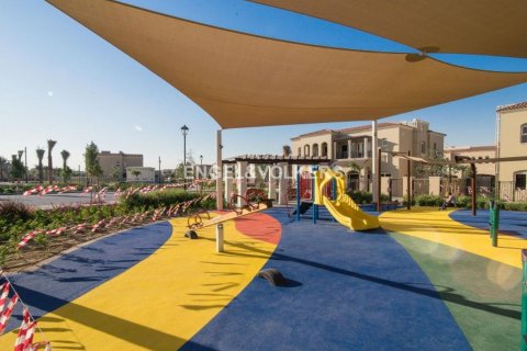Villa til salg i Serena, Dubai, UAE 3 soveværelser, 175.31 kvm № 18526 - foto 13