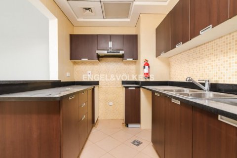 Apartment til salg i Dubai Sports City, Dubai, UAE 2 soveværelser, 119.66 kvm № 19489 - foto 2