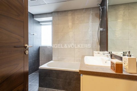 Apartment til salg i Al Furjan, Dubai, UAE 3 soveværelser, 177.72 kvm № 21006 - foto 15