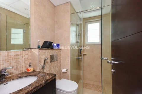 Villa til salg i Jumeirah Park, Dubai, UAE 3 soveværelser, 666.30 kvm № 27749 - foto 19