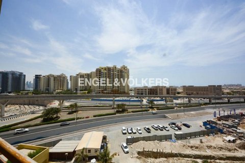 Apartment til salg i Palm Jumeirah, Dubai, UAE 2 soveværelser, 161.19 kvm № 21714 - foto 1
