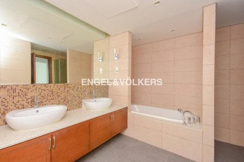 Apartment til salg i Palm Jumeirah, Dubai, UAE 3 soveværelser, 226.59 kvm № 27786 - foto 13