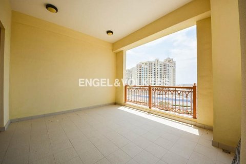 Apartment til salg i Palm Jumeirah, Dubai, UAE 2 soveværelser, 161.19 kvm № 21714 - foto 2