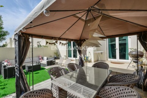 Villa til salg i Al Furjan, Dubai, UAE 3 soveværelser, 301.19 kvm № 21711 - foto 13