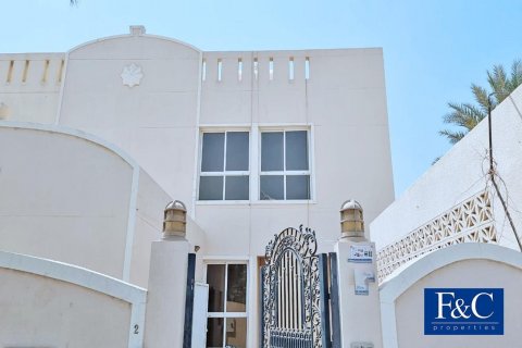 Villa til leje i Umm Suqeim, Dubai, UAE 4 soveværelser, 650.3 kvm № 44984 - foto 17