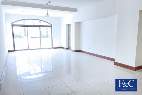 Apartment til salg i Palm Jumeirah, Dubai, UAE 2 soveværelser, 204.2 kvm № 44619 - foto 2