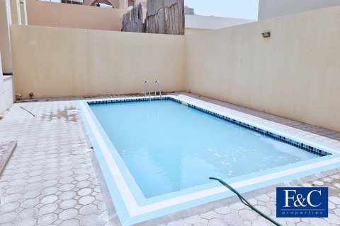 Villa til leje i Umm Suqeim, Dubai, UAE 4 soveværelser, 650.3 kvm № 44984 - foto 14