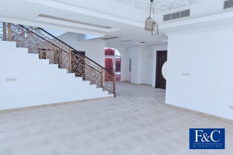 Villa til leje i Al Barsha, Dubai, UAE 5 soveværelser, 1225.6 kvm № 44983 - foto 4