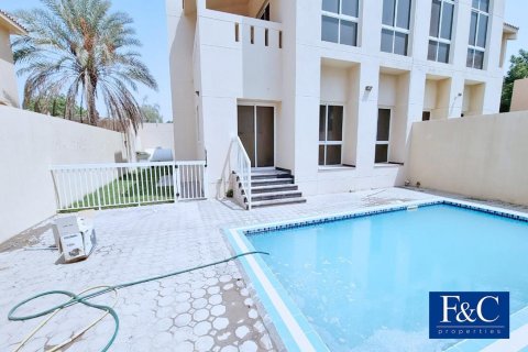 Villa til leje i Umm Suqeim, Dubai, UAE 4 soveværelser, 650.3 kvm № 44984 - foto 18