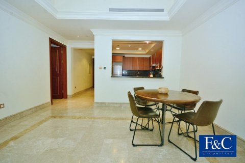 Apartment til salg i Palm Jumeirah, Dubai, UAE 1 soveværelse, 125.9 kvm № 44602 - foto 3
