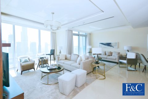 Apartment til salg i Downtown Dubai (Downtown Burj Dubai), Dubai, UAE 3 soveværelser, 205.9 kvm № 44627 - foto 2