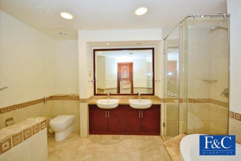 Apartment til leje i Palm Jumeirah, Dubai, UAE 2 soveværelser, 160.1 kvm № 44614 - foto 7